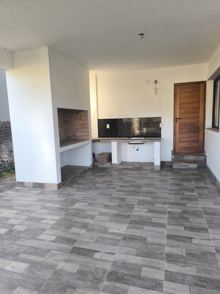 VENTA EN VAQUEROS - CASA DE 4 DORMITORIOS A ESTRENAR