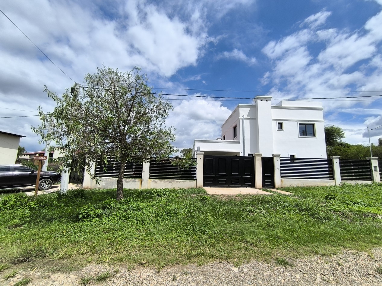 VENTA EN VAQUEROS - CASA DE 4 DORMITORIOS A ESTRENAR