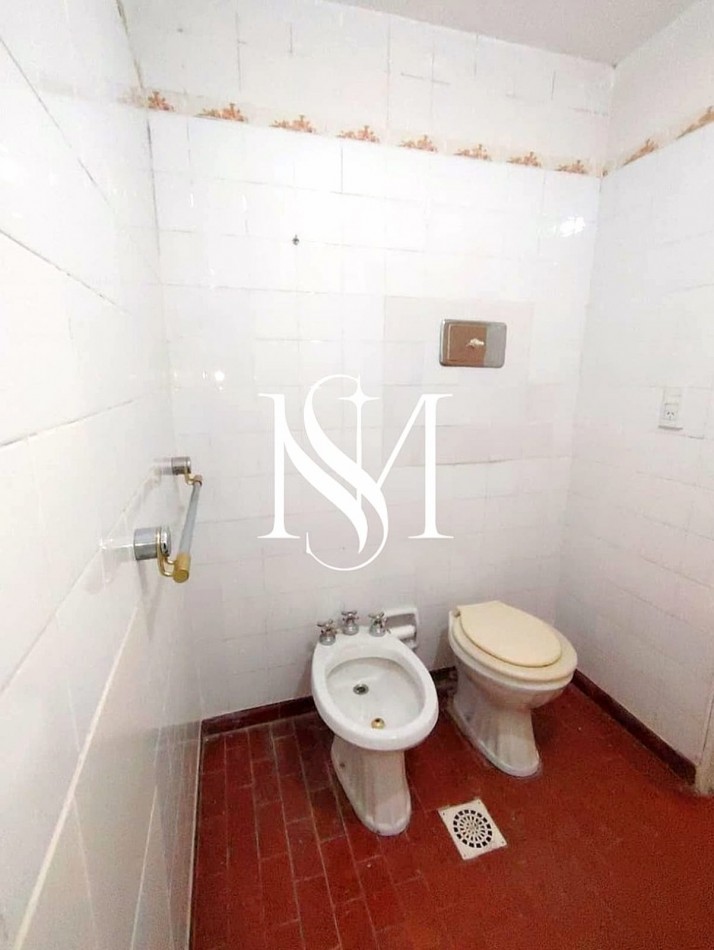 SE VENDE DEPARTAMENTO - 4 HABITACIONES CON COCHERA CERRADA - PARQUE LA VEGA