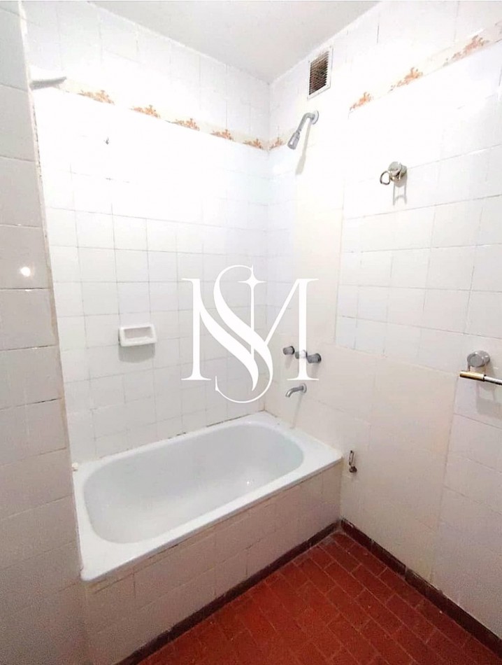 SE VENDE DEPARTAMENTO - 4 HABITACIONES CON COCHERA CERRADA - PARQUE LA VEGA