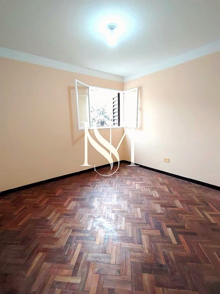 SE VENDE DEPARTAMENTO - 4 HABITACIONES CON COCHERA CERRADA - PARQUE LA VEGA