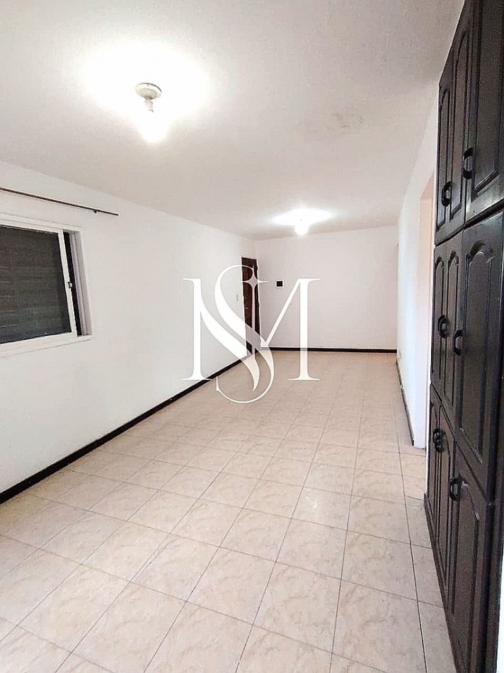 SE VENDE DEPARTAMENTO - 4 HABITACIONES CON COCHERA CERRADA - PARQUE LA VEGA