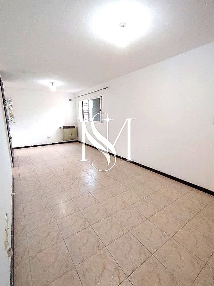 SE VENDE DEPARTAMENTO - 4 HABITACIONES CON COCHERA CERRADA - PARQUE LA VEGA