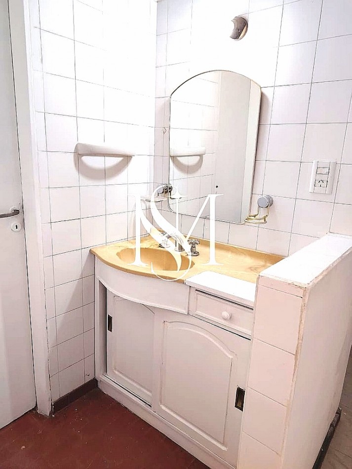 SE VENDE DEPARTAMENTO - 4 HABITACIONES CON COCHERA CERRADA - PARQUE LA VEGA