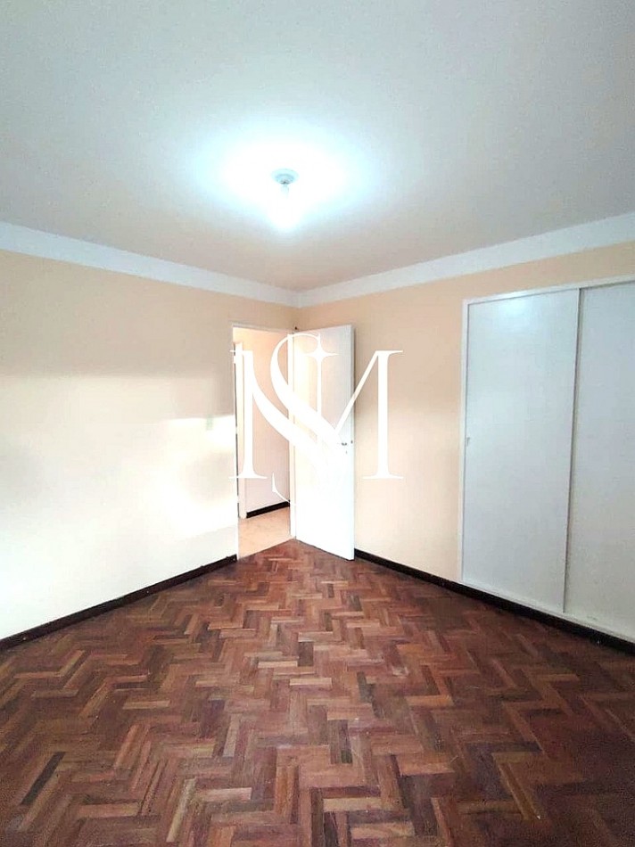 SE VENDE DEPARTAMENTO - 4 HABITACIONES CON COCHERA CERRADA - PARQUE LA VEGA
