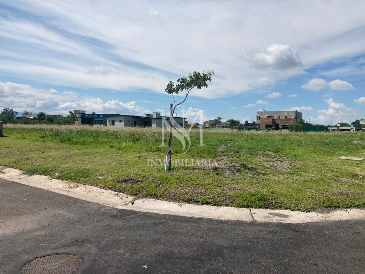 VENTA: Terreno en barrio privado  "La Verbena"