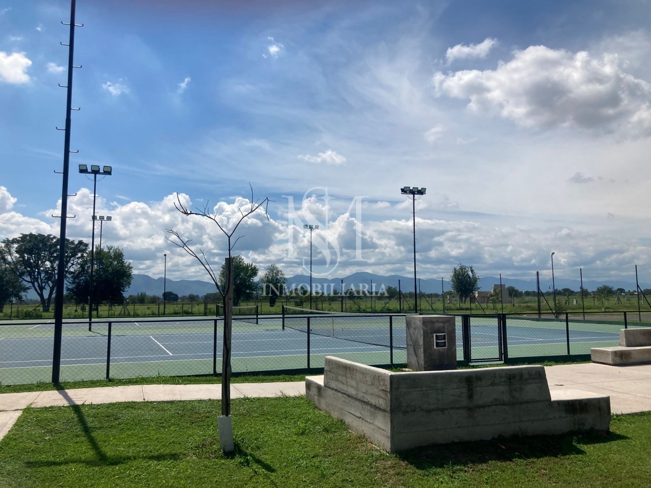 VENTA: Terreno en barrio privado  "La Verbena"