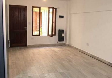 SE ALQUILA DEPARTAMENTO DE DOS PLANTAS - 2 HAB - ALVARADO AL 1.800