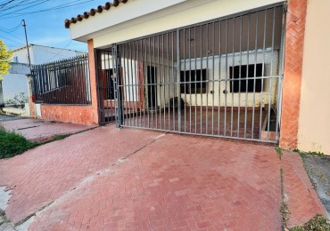 VENTA DE CASA 4 DORM. EN B° INTERSINDICAL - ZONA SUR
