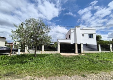 VENTA EN VAQUEROS - CASA DE 4 DORMITORIOS A ESTRENAR