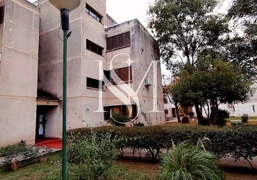 SE VENDE DEPARTAMENTO - 4 HABITACIONES CON COCHERA CERRADA - PARQUE LA VEGA