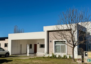 Exclusiva casa en Jardines de San Lorenzo 
