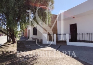 SE VENDE CASA DE 3 HABITACIONES Y COCHERA - BARRIO PABLO SARAVIA - ZONA SUR